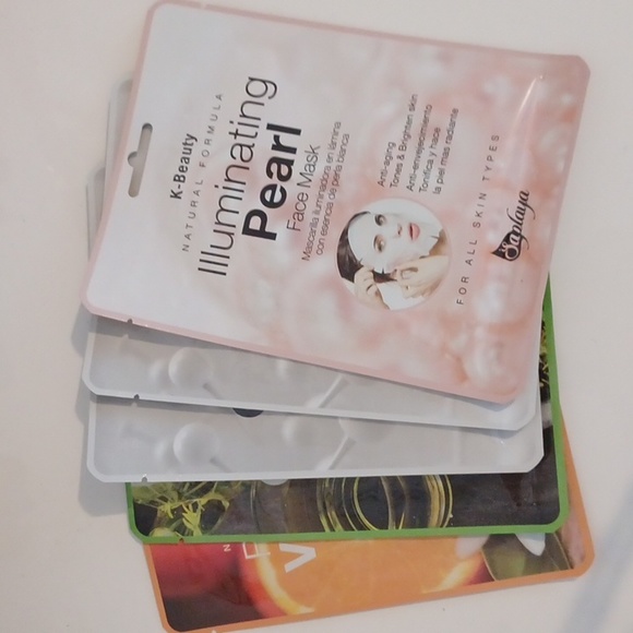 5 COLLAGEN SPECIAL! IF COLLAGEN IS UR FAVORITE 5 MASKS FOR $10 DEAL - Picture 6 of 7